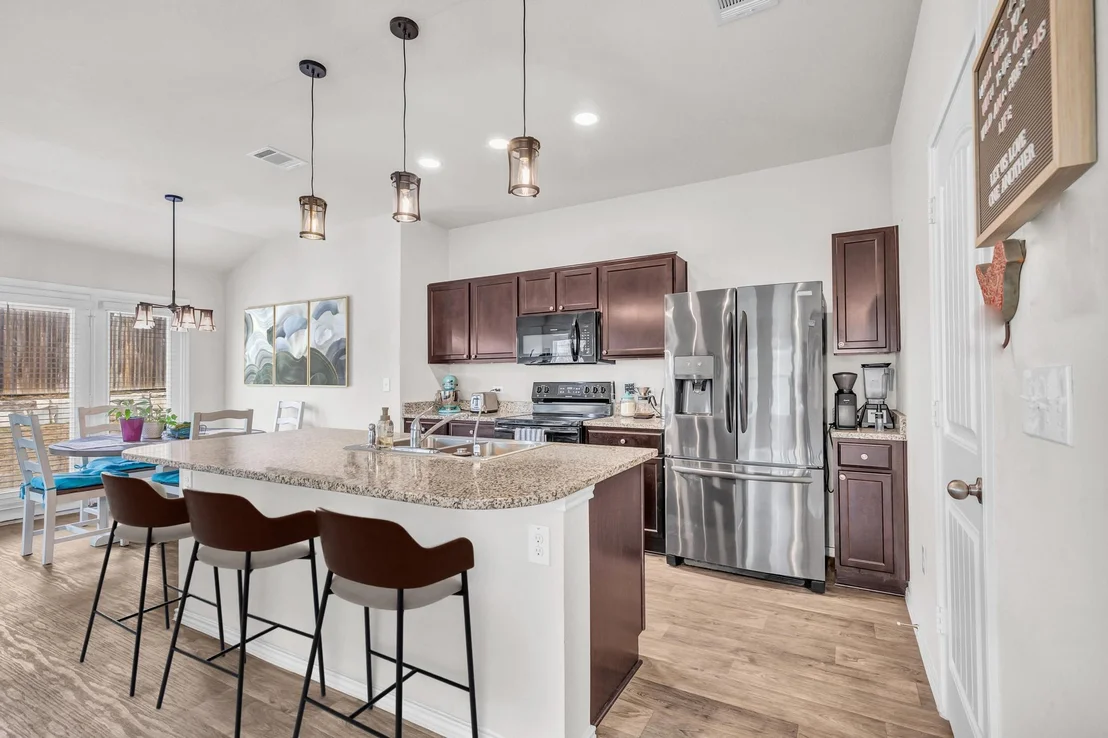 Photo of 5812 Brampton LN