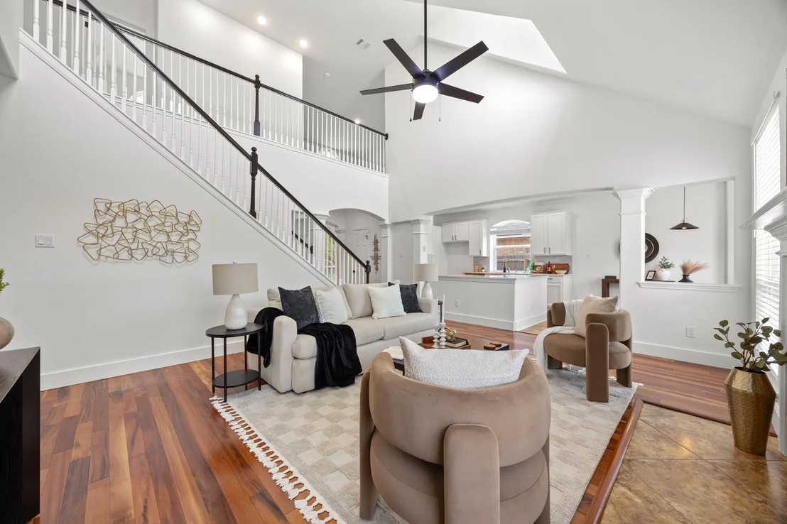 Photo of 1245 Lacey Oak LOOP