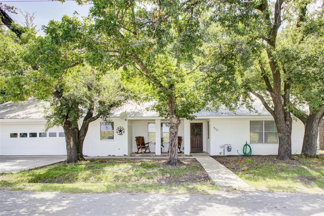 Photo of 400 N Brazos ST