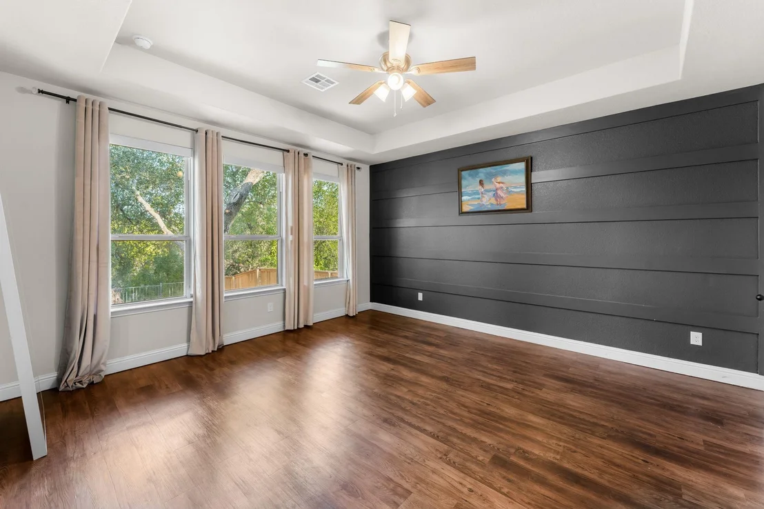 Photo of 140 Lake Rim CIR