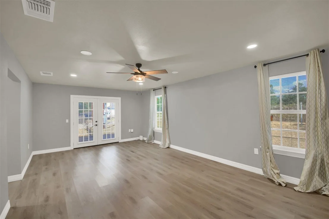Photo of 115 Rangeland RD