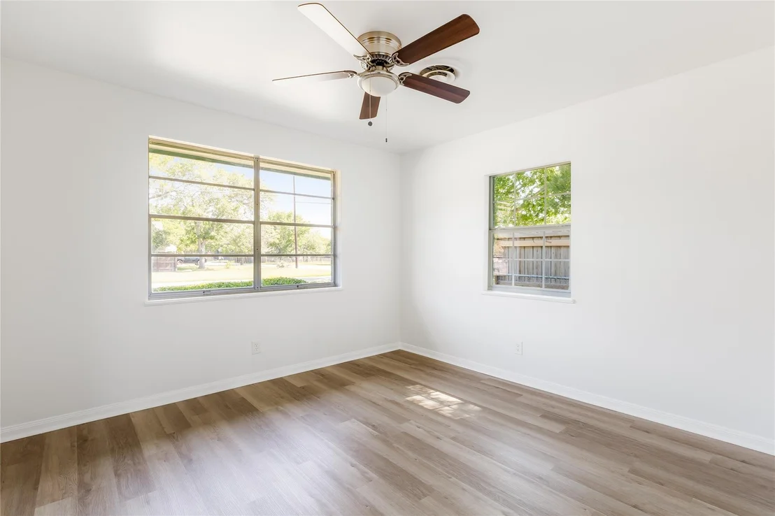 Photo of 304 W Bee ST