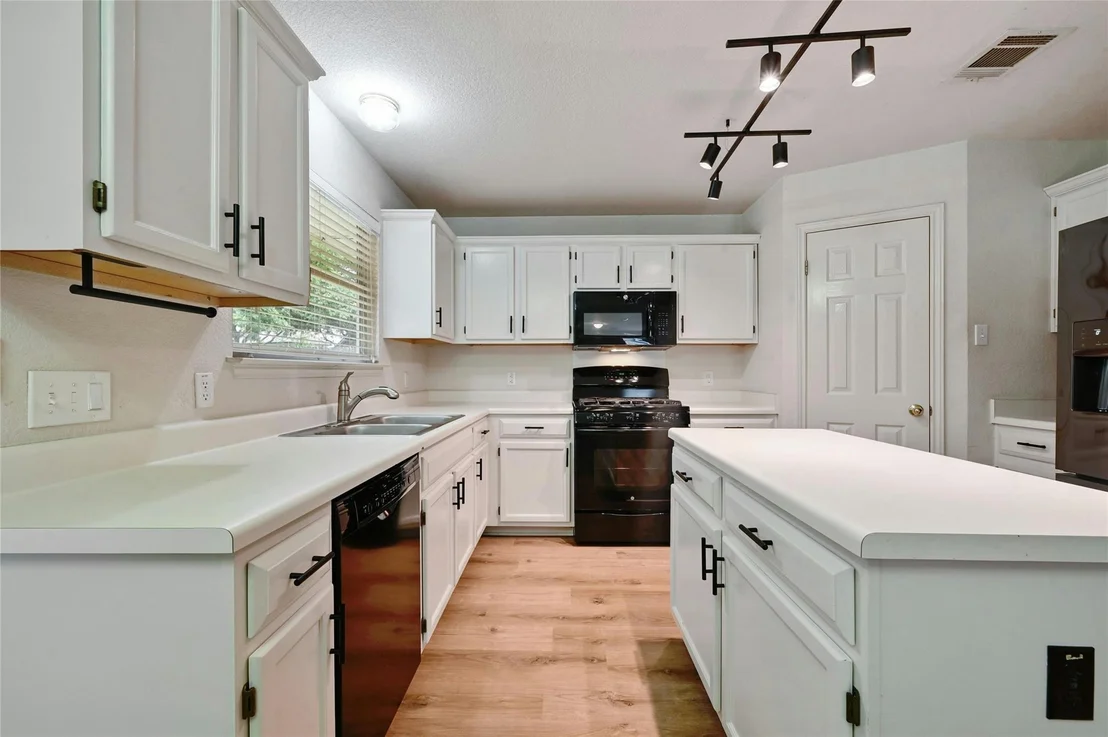 Photo of 8314 Palace PKWY