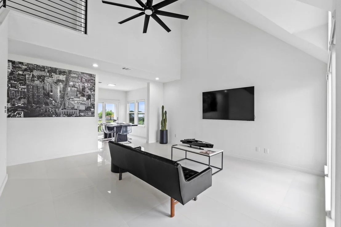 Photo of 150 Huntclub DR
