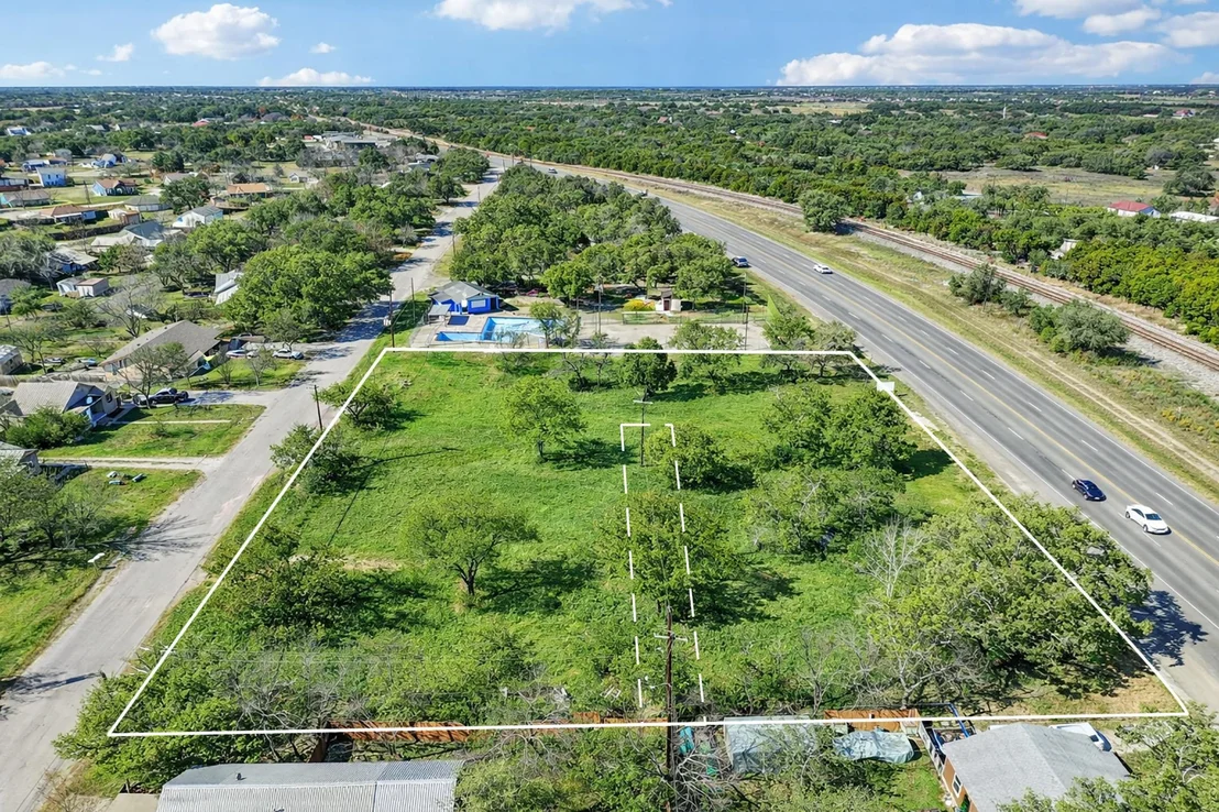 Photo of 560 W State Highway 29