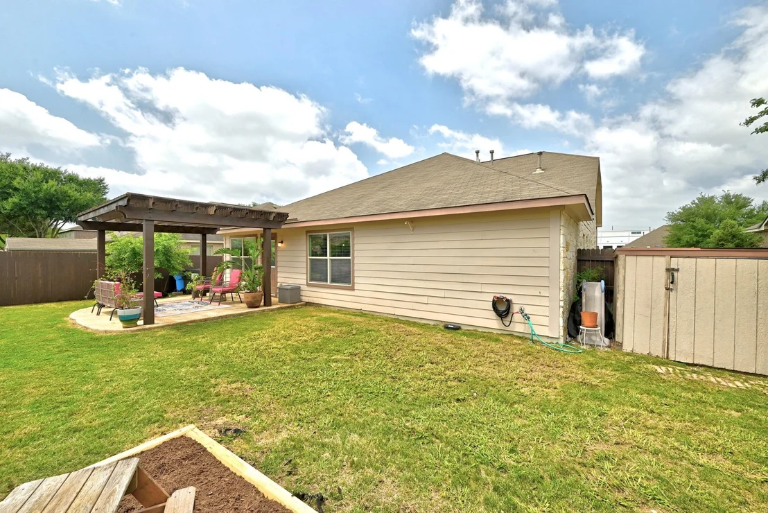 Photo of 184 Coral Stone TRL