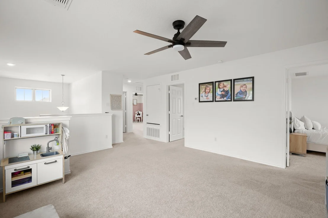 Photo of 500 Pickrell LOOP