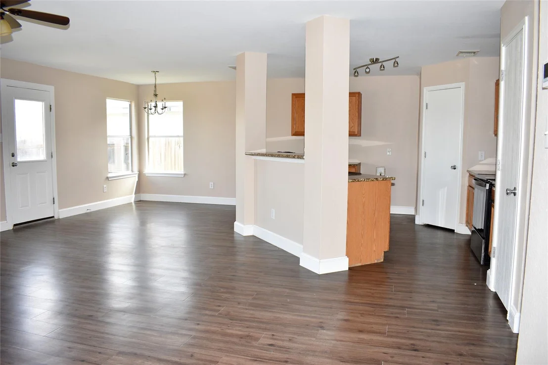Photo of 804 Lavaca LOOP