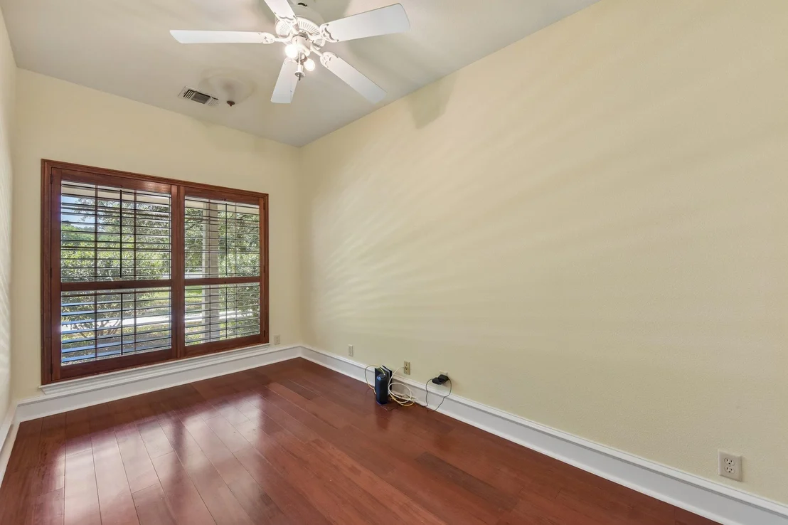 Photo of 1915 Oak Forest DR