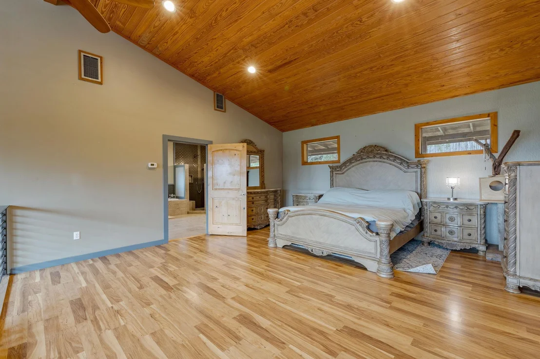 Photo of 10104 Vassar RD