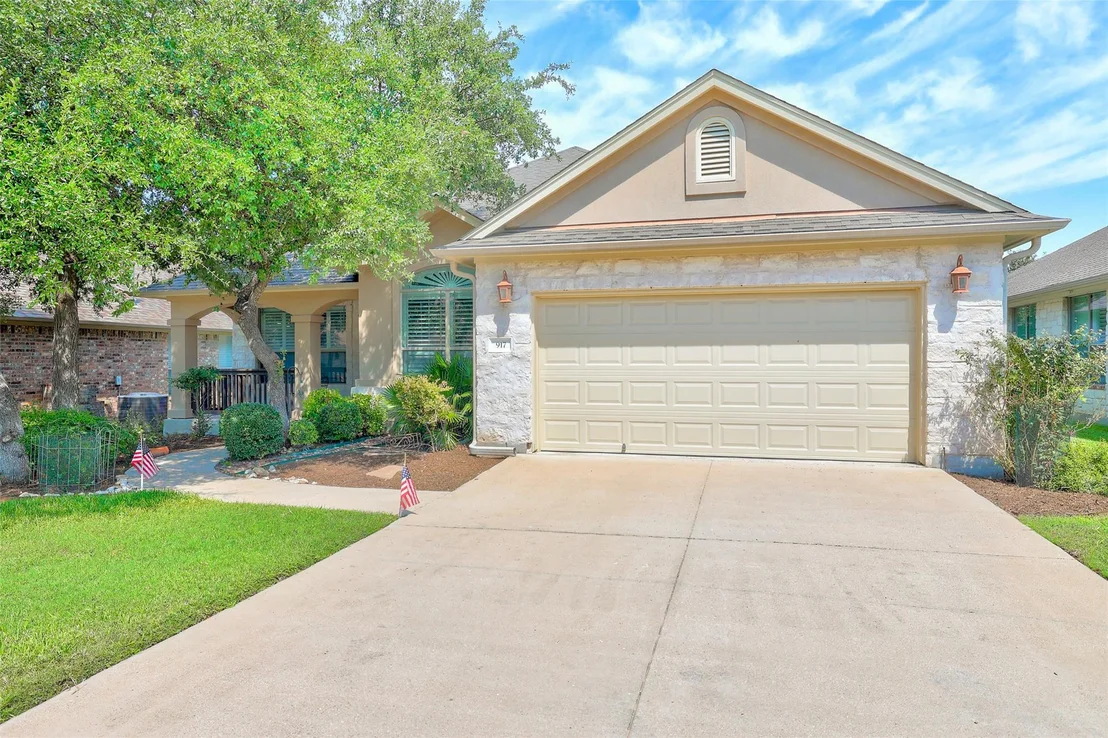 Photo of 917 Heritage Oaks BND