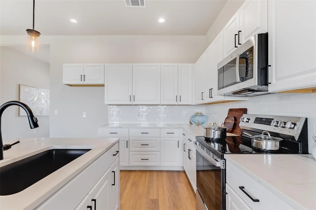 Photo of 111 Draper LN