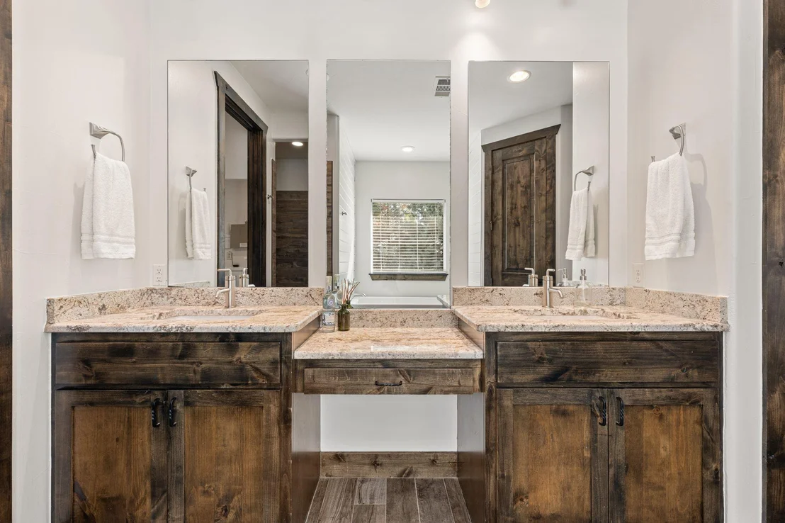 Photo of 303 Emerald WAY