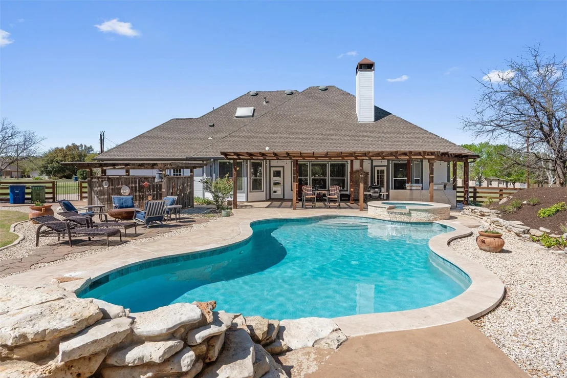 Photo of 200 Four T Ranch RD