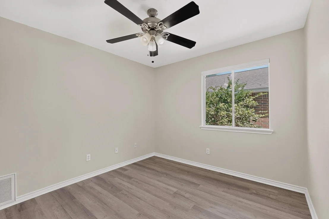 Photo of 1825 Friars Tale LN
