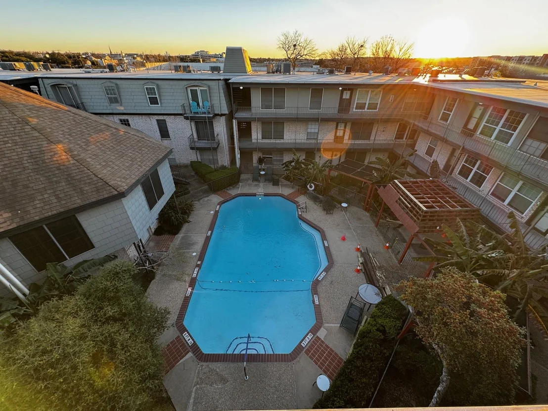 Photo of Unit 101 at 2425 Ashdale DR
