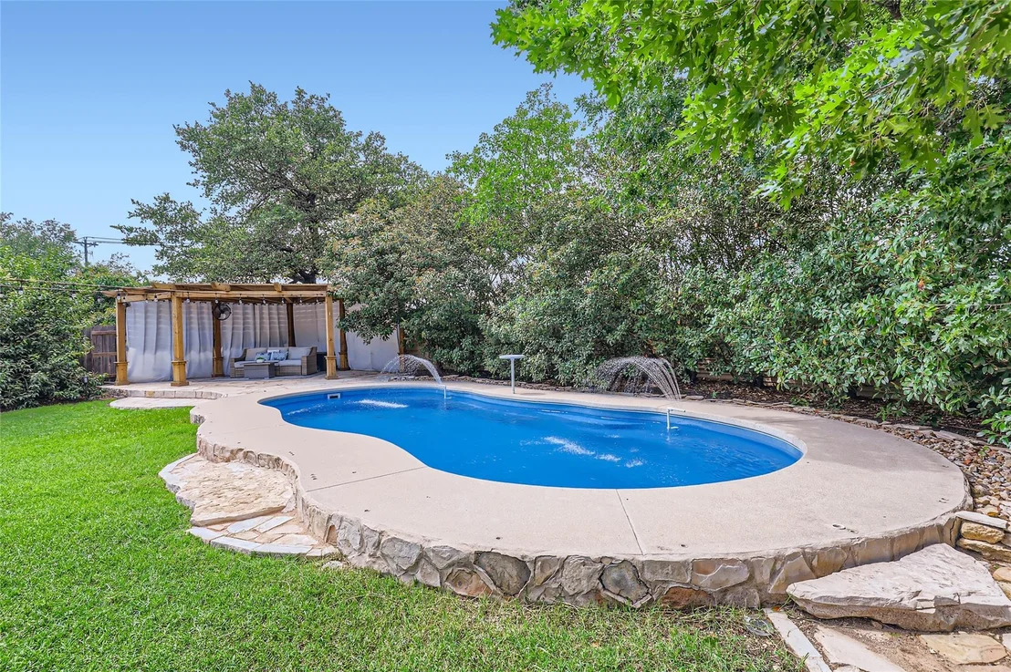 Photo of 2835 Checker DR