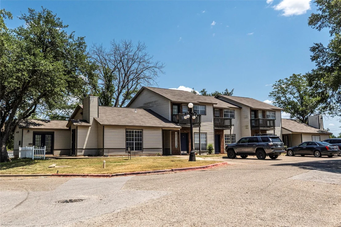 Photo of Unit C at 1845 River Crossing CIR
