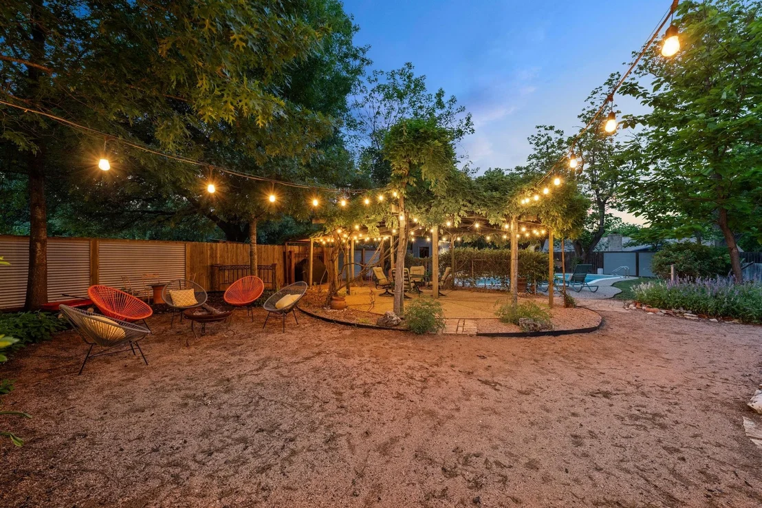 Photo of 2400 Rustic Oak LN