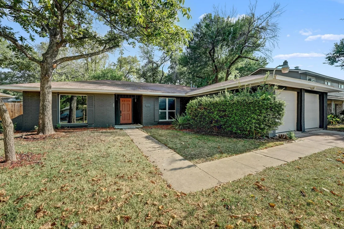 Photo of 3110 Val DR