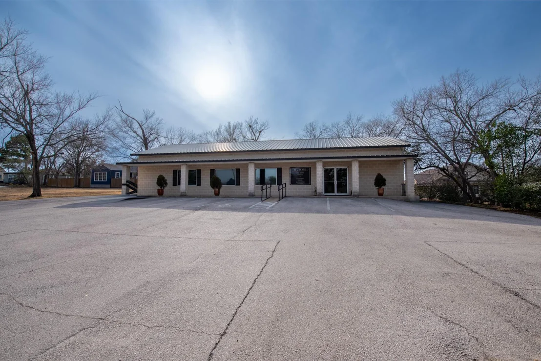 Photo of 418 S Avenue D Ave