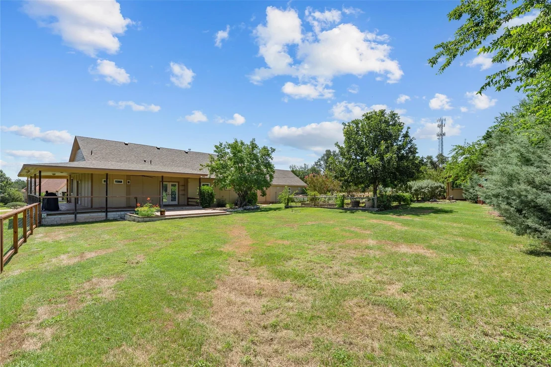Photo of 221 Chaparral RD