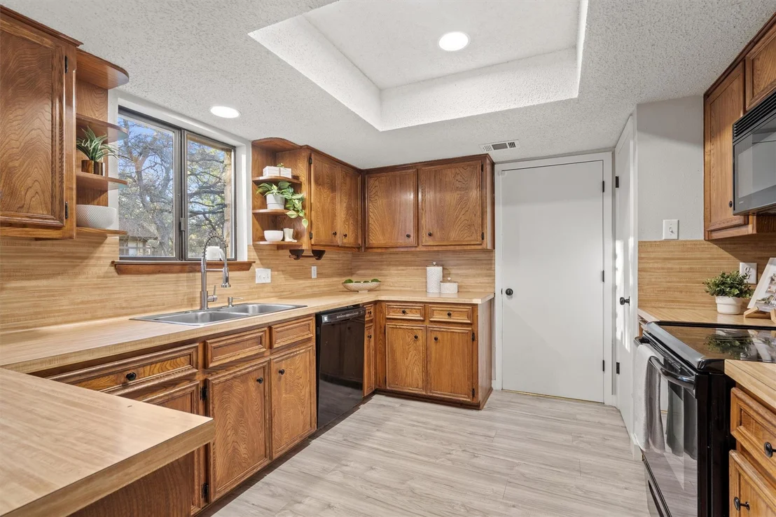 Photo of 702 Bosque TRL