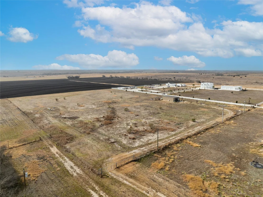 Photo of 824 County Road 451