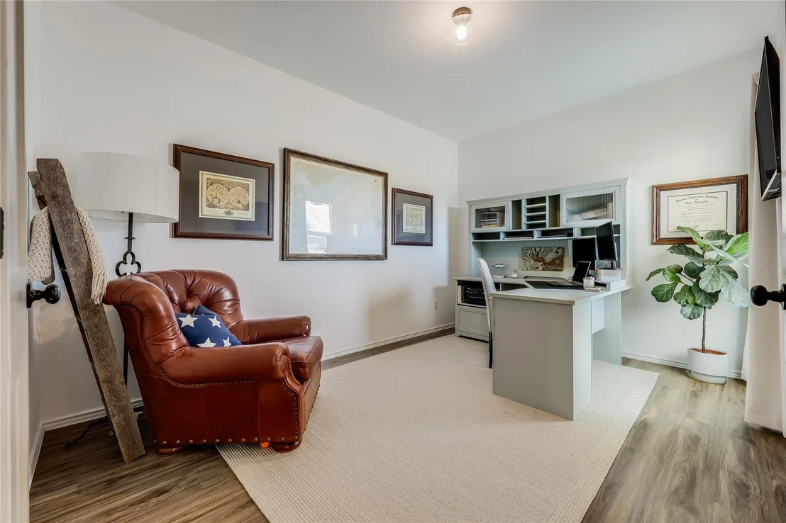 Photo of 1101 Bluewood BND