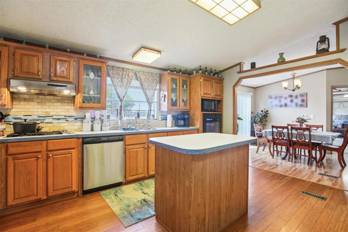Photo of 372 Hofferek RD