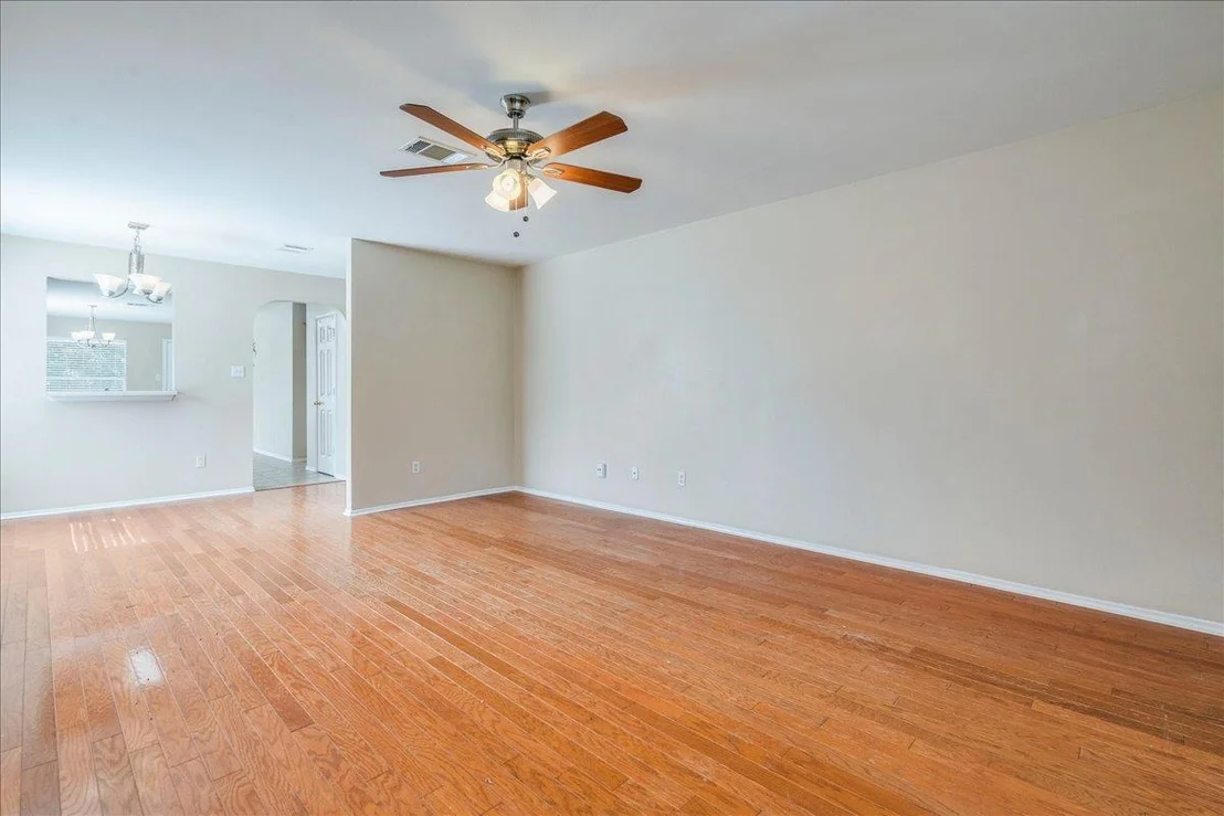 Photo of 1701 Friars Tale LN