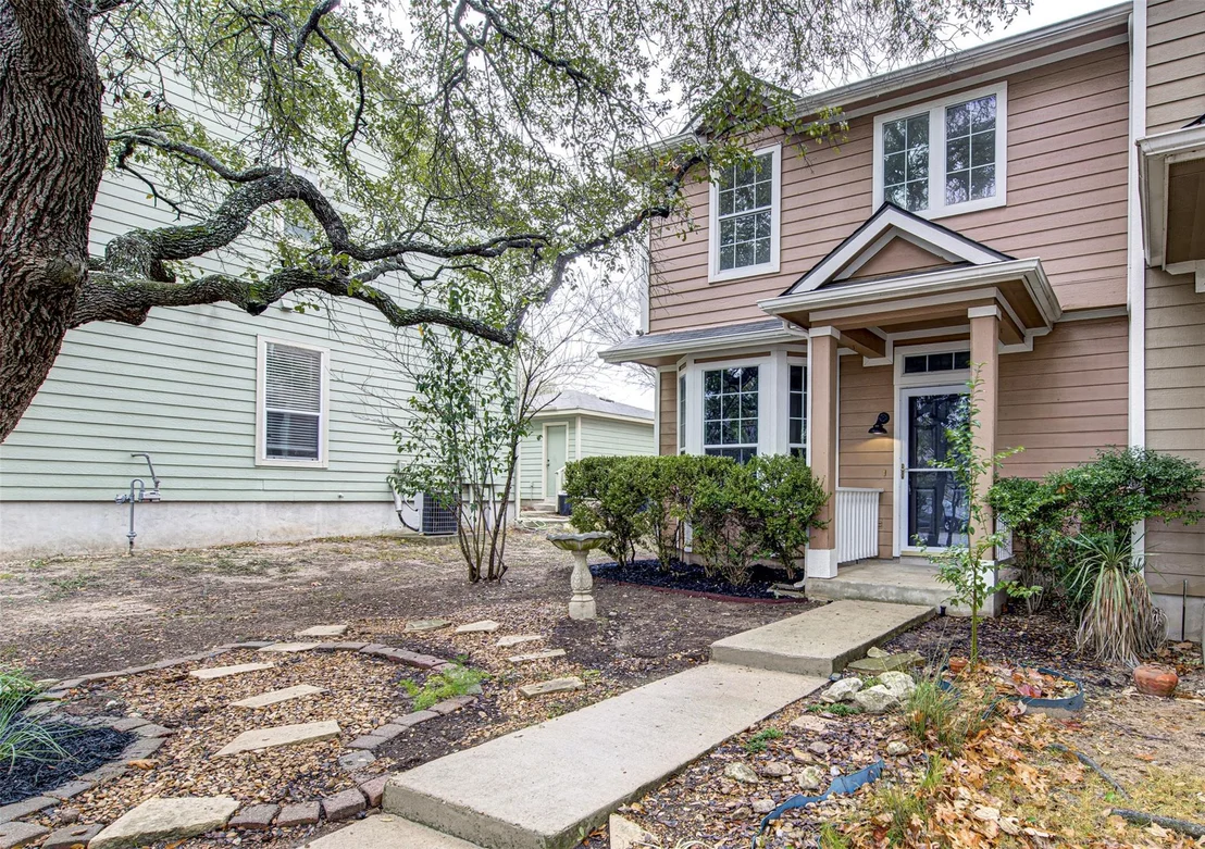 Photo of Unit B at 6249 Negley