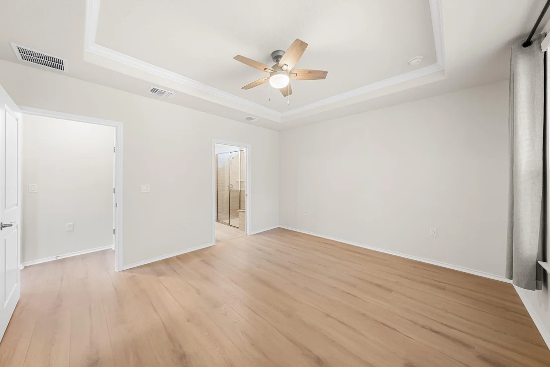 Photo of 120 Cross Bar ST
