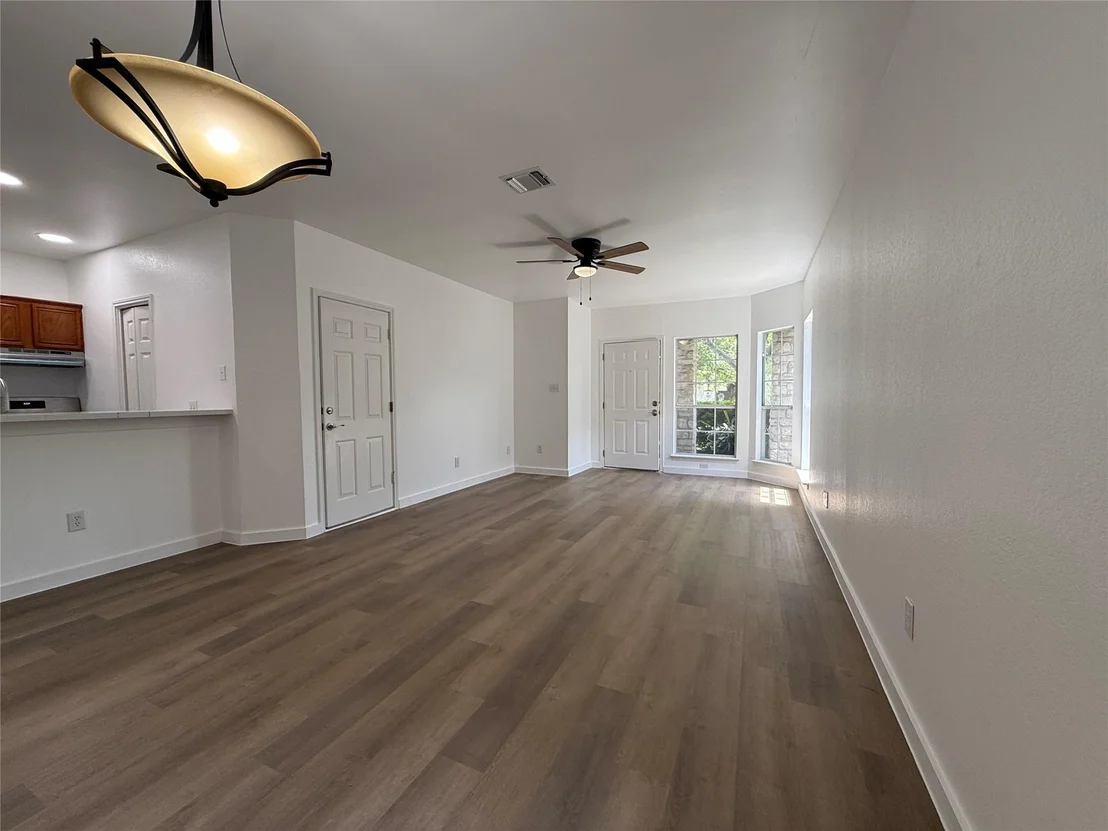 Photo of 1621 Parkfield CIR