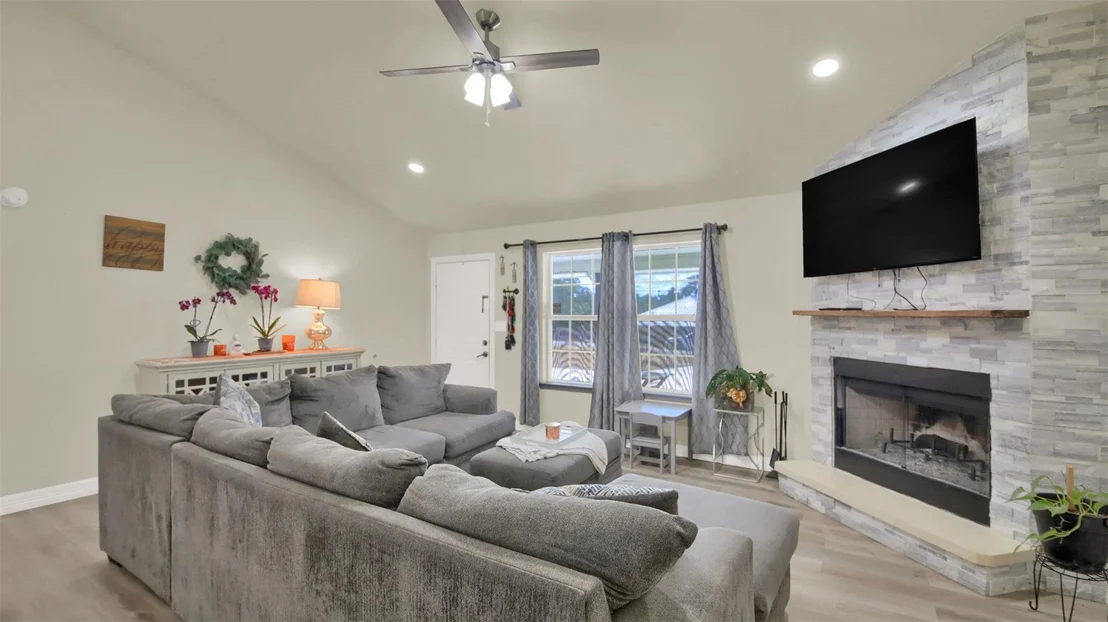 Photo of 115 Rangeland RD