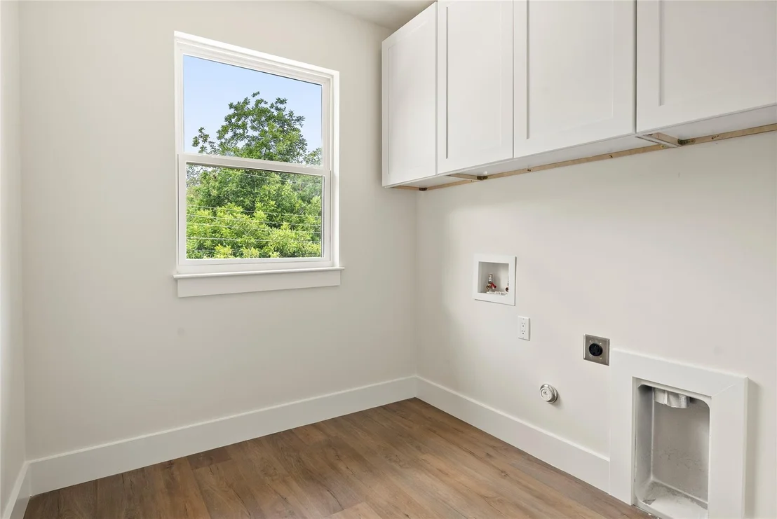 Photo of 303 Hackberry LN