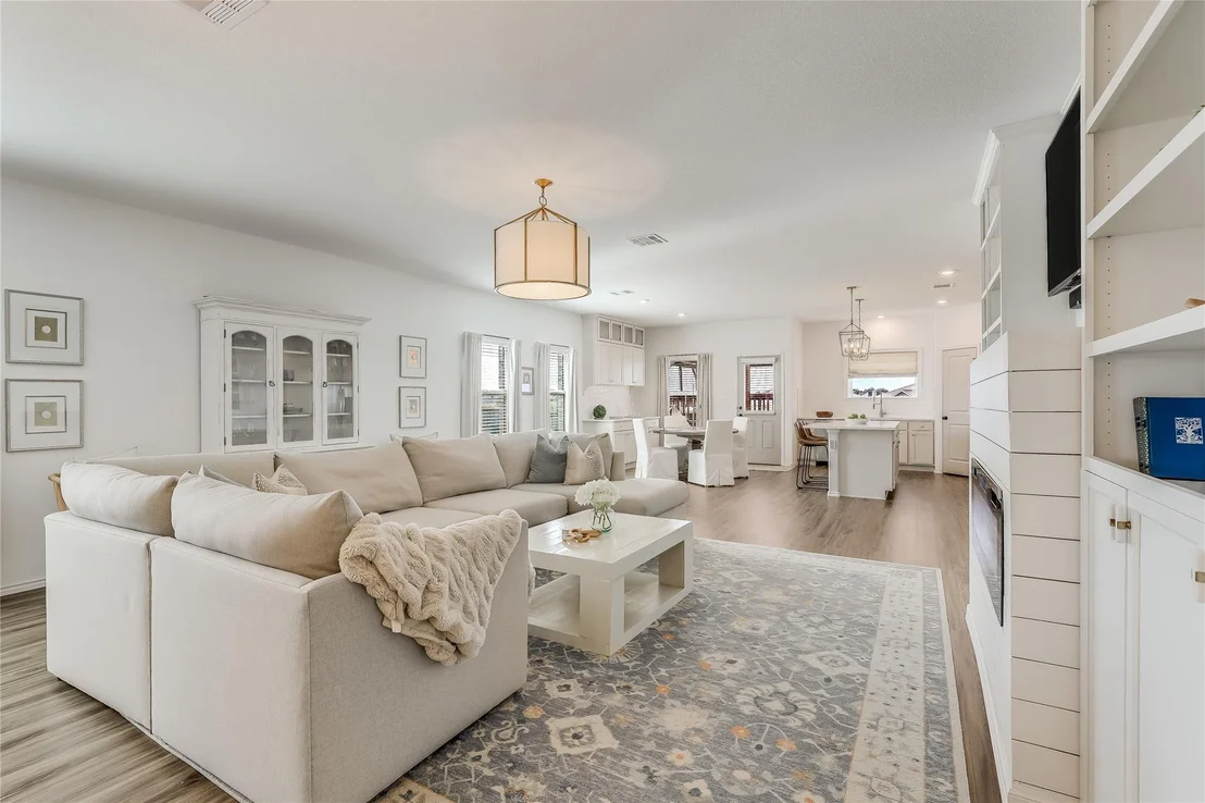 Photo of 1101 Bluewood BND