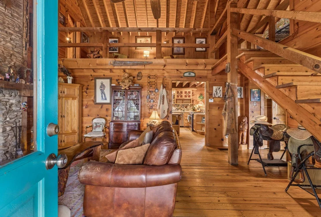 Photo of 1218 Oakwood LOOP