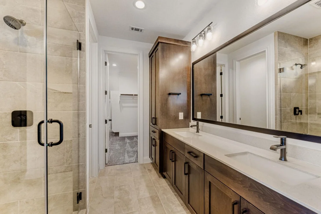 Photo of 175 International ST