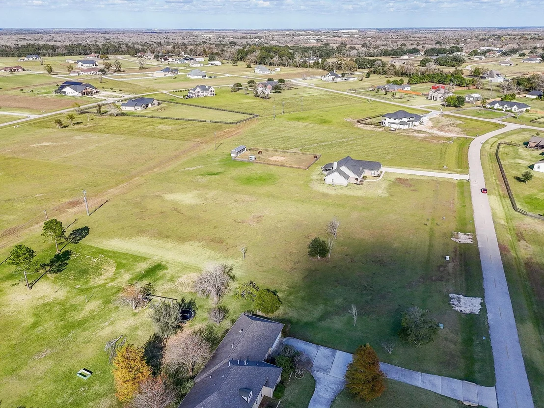 Photo of 702 Comanche Trail DR