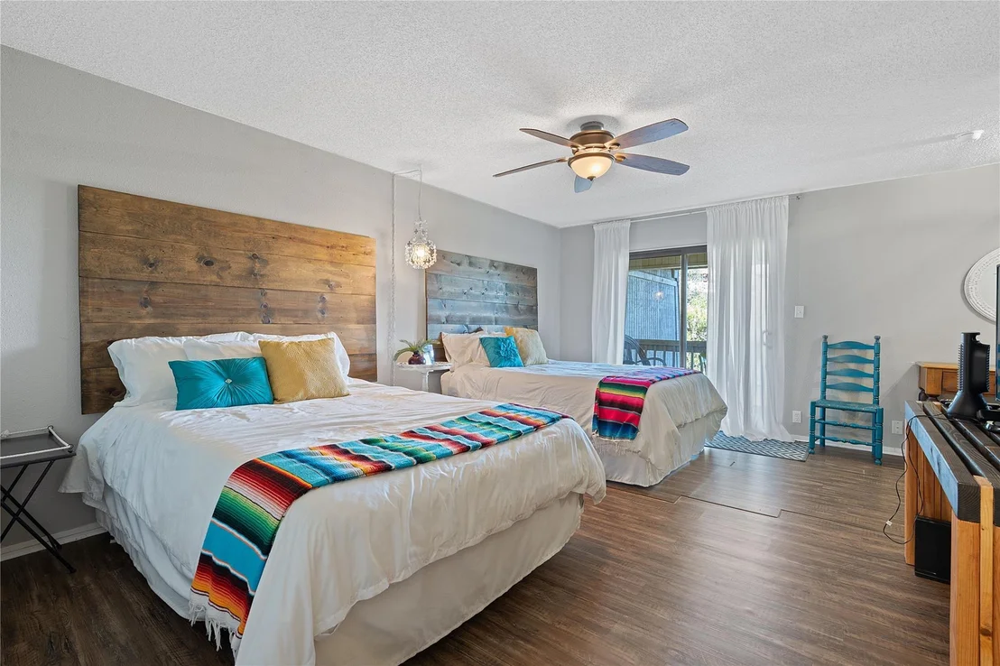 Photo of 111 Comanche PT