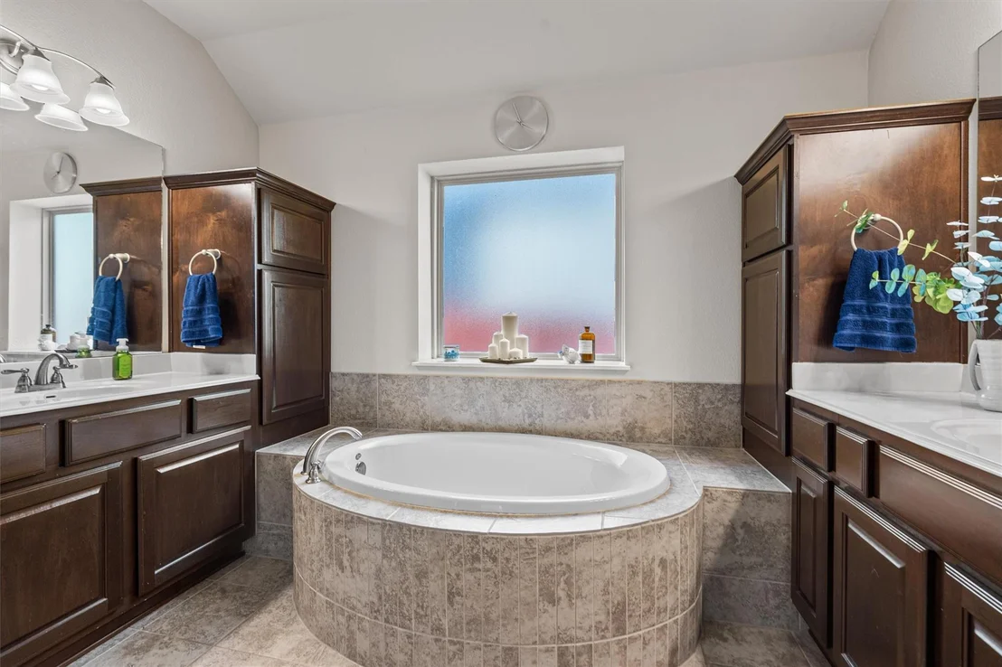 Photo of 2520 Weeping Beech LN