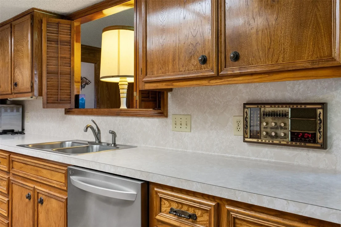 Photo of 1409 Thaddeus CV