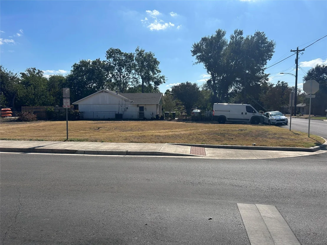 Photo of 601 West ST