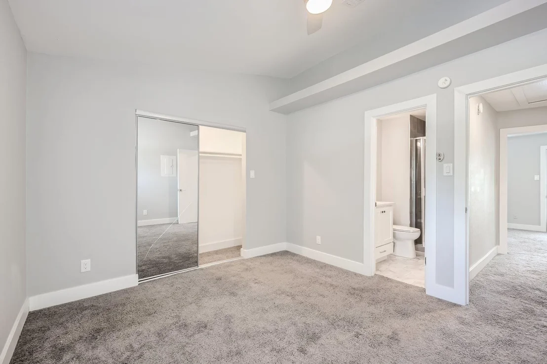 Photo of Unit D at 1830 River Crossing CIR