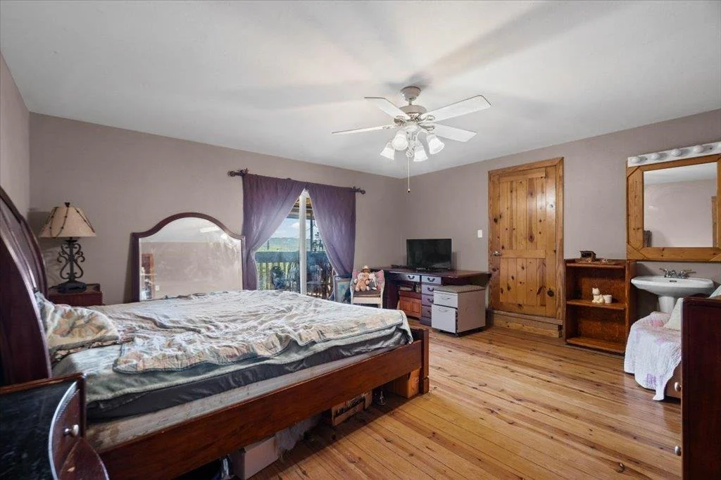 Photo of 3615 Peninsular DR