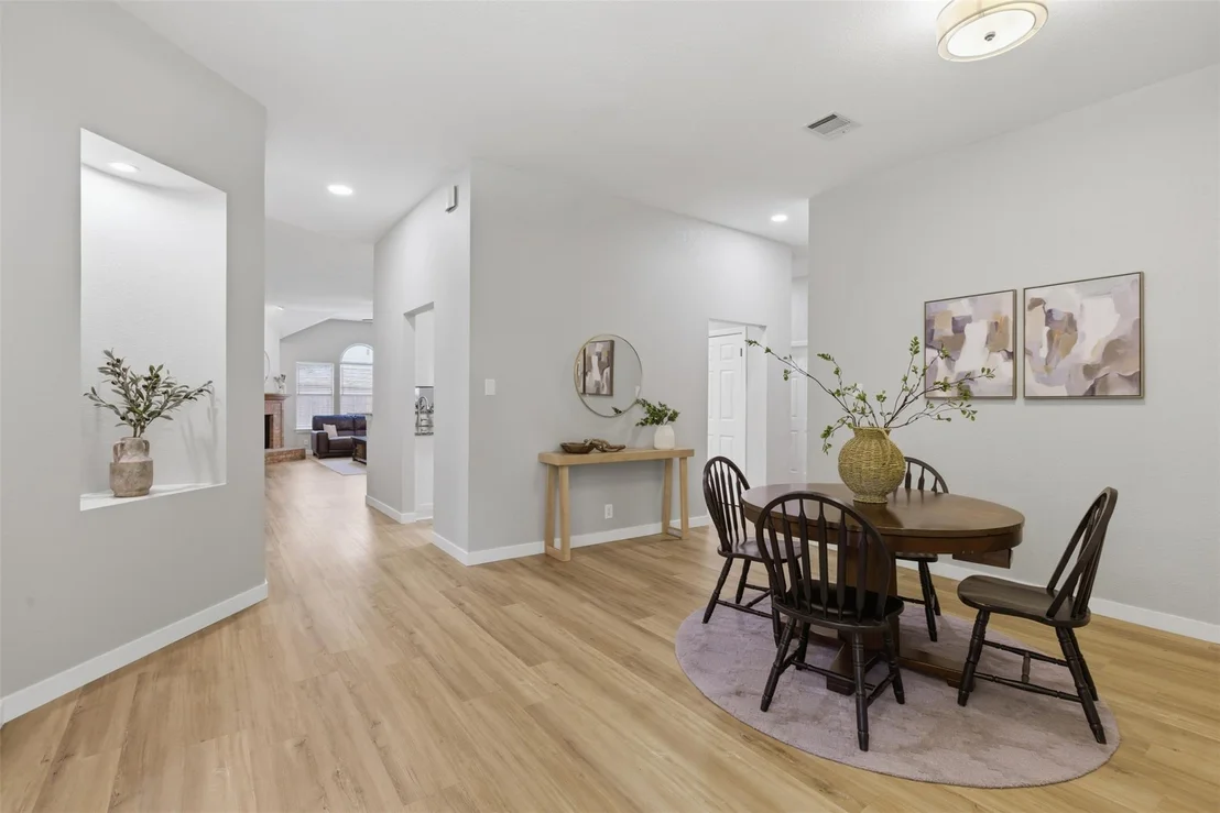 Photo of 2100 Red Oak CIR