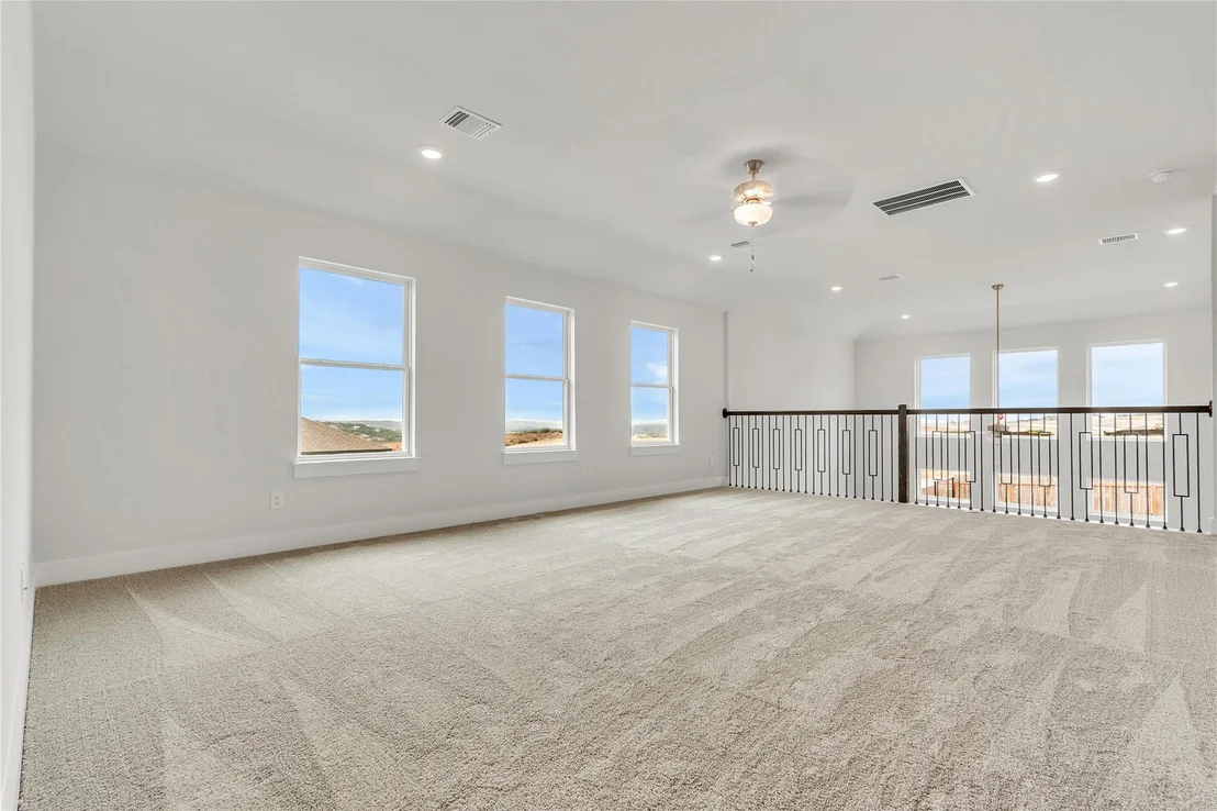 Photo of 8516 Red Bottle Brush RD