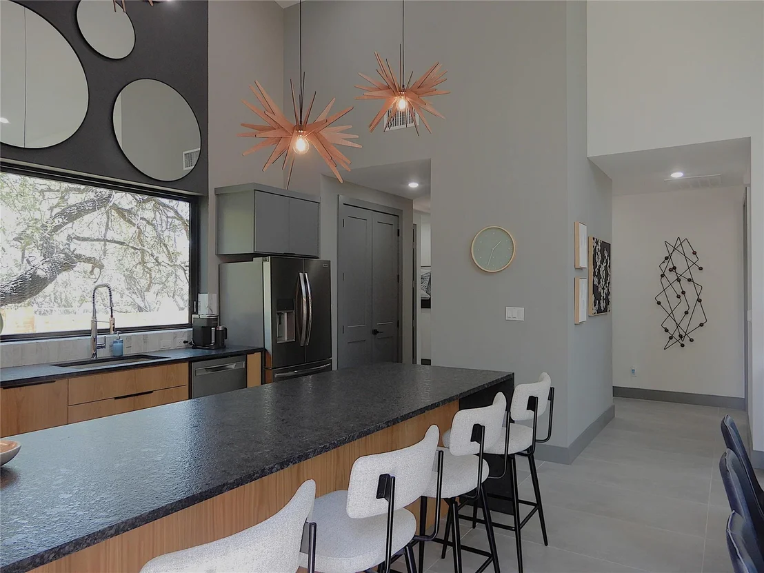 Photo of 5908 Lakeside TRL