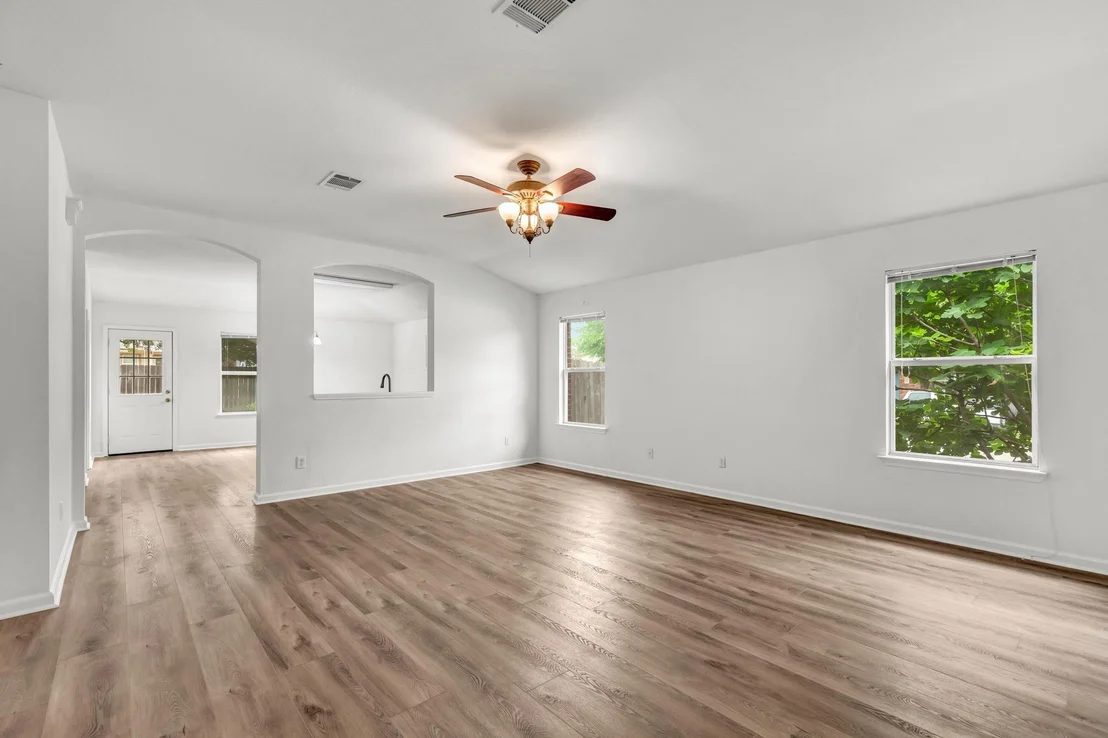 Photo of 609 Golden Gate DR